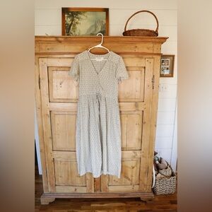 Christy Dawn Crème Strawberry Dawn Dress - EUC  🍓✨